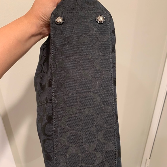 Classic Coach Bag - Picture 3 of 7